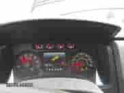 2014 Ford F-150 SVT Raptor z VIN 1FTFW1R68EFD11962, wystawiony jako IAAI lot #43100118 z przebiegiem 185 511 mil mil oraz . Historia ofert i sprzedaży dostępna na DreamBid. Obrazek 7.