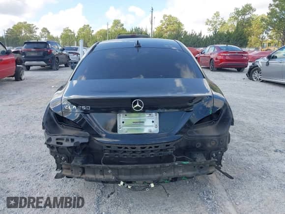 2018 Mercedes-Benz CLA 250 с VIN WDDSJ4EB1JN558313, выставлен на аукционе IAAI как лот 43287013 с пробегом 117 469 миль миль и . История ставок и продаж доступна на DreamBid. Изображение 17.