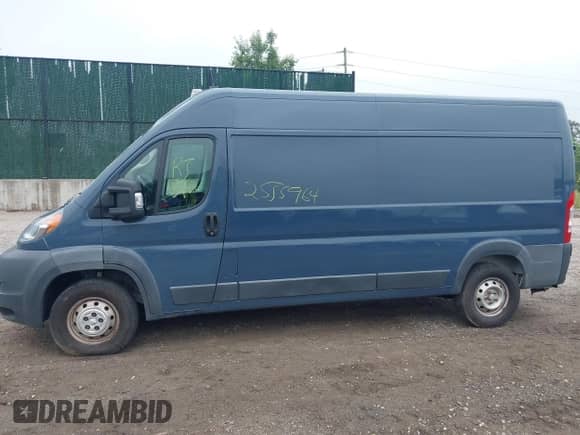 2018 Ram ProMaster Cargo z VIN 3C6TRVDG2JE161358, wystawiony jako IAAI lot #42462742 z przebiegiem Nie podano mil oraz . Historia ofert i sprzedaży dostępna na DreamBid. Obrazek 13.