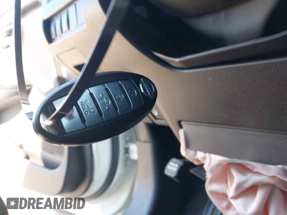 2017 Nissan Murano SV с VIN 5N1AZ2MGXHN180806, выставлен на аукционе IAAI как лот 43343343 с пробегом 110 836 миль миль и . История ставок и продаж доступна на DreamBid. Изображение 11.