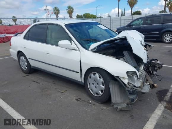 1999 Honda Accord LX с VIN JHMCG6655XC033016, выставлен на аукционе IAAI как лот 43335971 с пробегом Не указан миль и . История ставок и продаж доступна на DreamBid. Изображение 1.