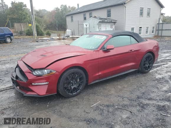 2019 Ford Mustang EcoBoost Premium z VIN 1FATP8UH6K5133235, wystawiony jako Copart lot #85730955 z przebiegiem 33 877 mil mil oraz Szkoda całkowita • Salvage title. Historia ofert i sprzedaży dostępna na DreamBid. Obrazek 1.