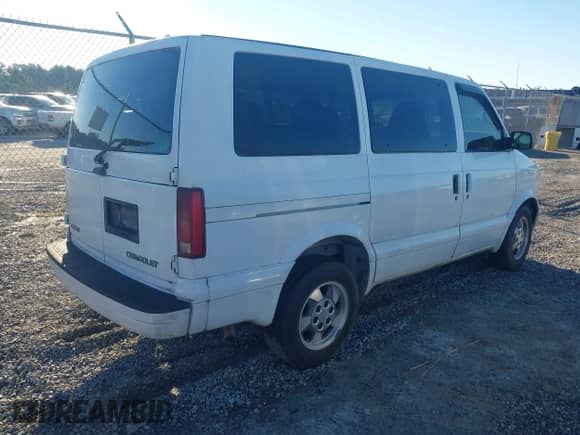 2003 Chevrolet Astro с VIN 1GNDM19X43B116748, выставлен на аукционе IAAI как лот 43476006 с пробегом 370 535 миль миль и . История ставок и продаж доступна на DreamBid. Изображение 4.