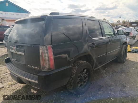 2013 Cadillac Escalade Premium z VIN 1GYS4CEFXDR133680, wystawiony jako Copart lot #69804345 z przebiegiem 156 754 mil mil oraz Szkoda całkowita • Salvage title. Historia ofert i sprzedaży dostępna na DreamBid. Obrazek 3.