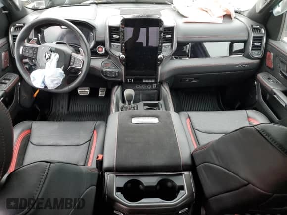 2025 Ram 1500 RHO z VIN 1C6SRFUP7SN716741, wystawiony jako Copart lot #60395825 z przebiegiem Nie podano mil oraz Szkoda całkowita • Salvage title. Historia ofert i sprzedaży dostępna na DreamBid. Obrazek 8.