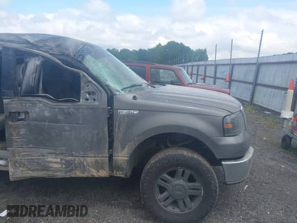 2006 Ford F-150 XLT с VIN 1FTRW12W46FB25019, выставлен на аукционе IAAI как лот 42207503 с пробегом 227 127 миль миль и . История ставок и продаж доступна на DreamBid. Изображение 6.