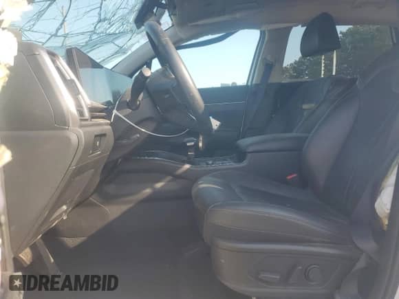 2024 Kia Sorento S with VIN 5XYRLDJC1RG272465, listed as a Copart auction lot 71871345 with 35,662 mi miles and Non repairable. Bid and sale history available at DreamBid. Image 7.