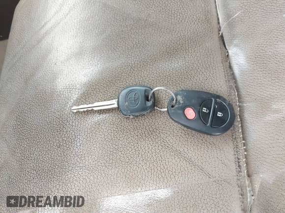 2008 Toyota Tundra Limited с VIN 5TBBV58108S516266, выставлен на аукционе IAAI как лот 41596649 с пробегом 324 609 миль миль и . История ставок и продаж доступна на DreamBid. Изображение 11.