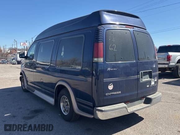 2002 Chevrolet Chevy Van с VIN 1GBFG15M421166126, выставлен на аукционе Copart как лот 47683735 с пробегом 213 774 миль миль и Чистый • Clean title. История ставок и продаж доступна на DreamBid. Изображение 3.