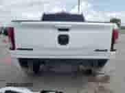 2020 Ram 1500 Big Horn z VIN 1C6RRFFG5LN318649, wystawiony jako Copart lot #55243015 z przebiegiem 59 057 mil mil oraz Czysty tytuł • Clean title. Historia ofert i sprzedaży dostępna na DreamBid. Obrazek 6.