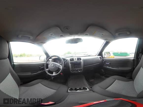 2011 Chevrolet Colorado 1LT z VIN 1GCHTCFE4B8111542, wystawiony jako IAAI lot #42168554 z przebiegiem 79 611 mil mil oraz . Historia ofert i sprzedaży dostępna na DreamBid. Obrazek 18.