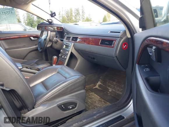 2008 Volvo XC70 z VIN YV4BZ982281035487, wystawiony jako IAAI lot #43541385 z przebiegiem 264 422 mil mil oraz . Historia ofert i sprzedaży dostępna na DreamBid. Obrazek 5.