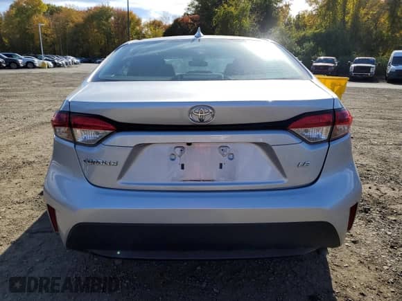 2021 Toyota Corolla LE with VIN 5YFEPMAE2MP204295, listed as a Copart auction lot 87250225 with 112,477 mi miles and Clean title. Bid and sale history available at DreamBid. Image 6.