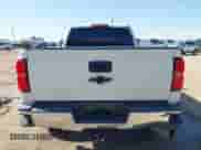 2015 Chevrolet Silverado 2500HD Work Truck z VIN 1GC1KUE81FF569806, wystawiony jako IAAI lot #42896050 z przebiegiem 160 673 mil mil oraz . Historia ofert i sprzedaży dostępna na DreamBid. Obrazek 17.