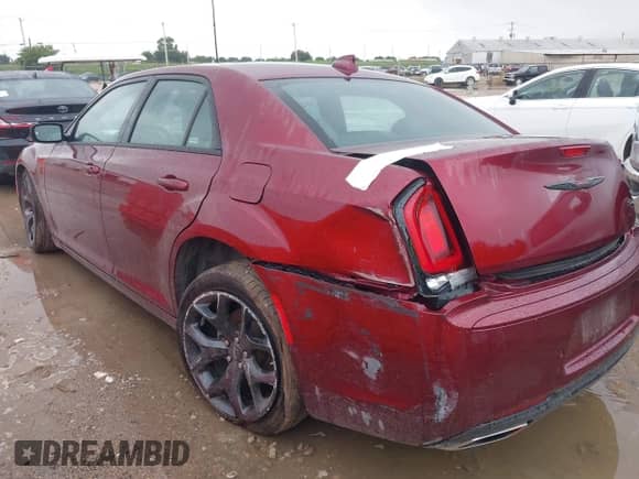 2023 Chrysler 300 S с VIN 2C3CCABG7PH624327, выставлен на аукционе IAAI как лот 42720805 с пробегом 50 797 миль миль и . История ставок и продаж доступна на DreamBid. Изображение 3.