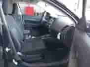 2023 Mitsubishi Outlander ES z VIN JA4ARUAU9PU013541, wystawiony jako IAAI lot #42392348 z przebiegiem 27 760 mil mil oraz . Historia ofert i sprzedaży dostępna na DreamBid. Obrazek 5.