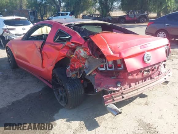 2006 Ford Mustang GT Deluxe with VIN 1ZVFT82H565170334, listed as a IAAI auction lot 43514353 with 155,822 mi miles and . Bid and sale history available at DreamBid. Image 3.