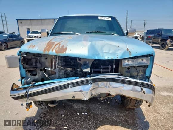 1993 Chevrolet Silverado 2500 with VIN 1GCFK24K2PE118110, listed as a Copart auction lot 59152885 with 259,437 mi miles and Clean title. Bid and sale history available at DreamBid. Image 5.