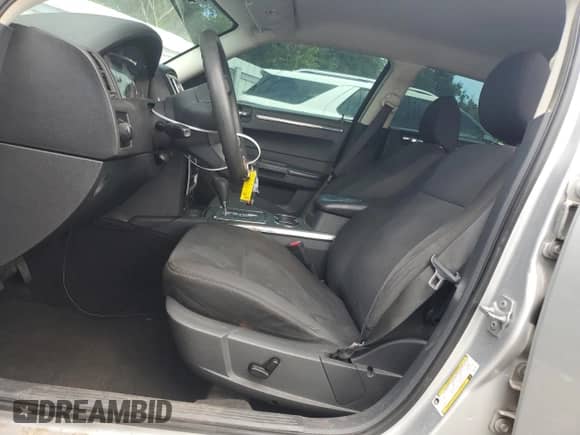 2009 Chrysler 300 LX with VIN 2C3KA43D79H577844, listed as a Copart auction lot 65502145 with 119,286 mi miles and Clean title. Bid and sale history available at DreamBid. Image 7.