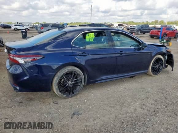 2021 Toyota Camry XSE with VIN 4T1K61AK6MU484599, listed as a Copart auction lot 82069785 with 61,740 mi miles and Salvage title. Bid and sale history available at DreamBid. Image 3.