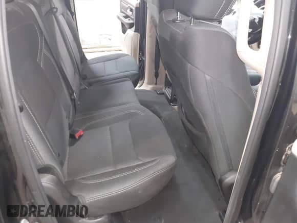 2020 Ram 1500 Big Horn z VIN 1C6SRFBT6LN142263, wystawiony jako IAAI lot #42992728 z przebiegiem 94 208 mil mil oraz . Historia ofert i sprzedaży dostępna na DreamBid. Obrazek 8.