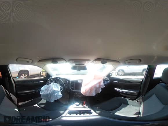 2020 Chrysler 300 Touring L с VIN 2C3CCAAG3LH212532, выставлен на аукционе IAAI как лот 42876129 с пробегом 55 918 миль миль и . История ставок и продаж доступна на DreamBid. Изображение 18.