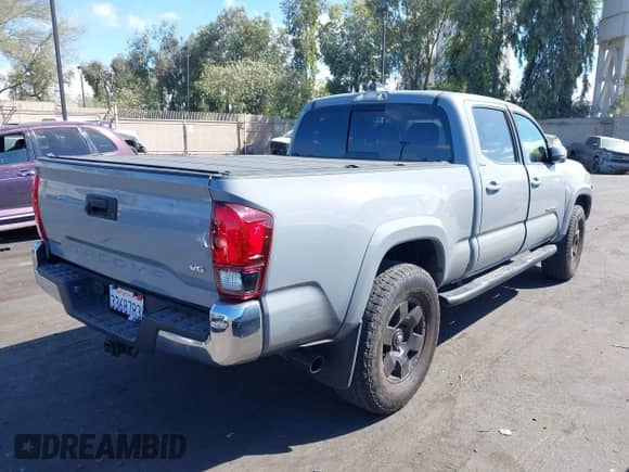 2021 Toyota Tacoma SR5 z VIN 3TMBZ5DN2MM031366, wystawiony jako IAAI lot #43188864 z przebiegiem 63 380 mil mil oraz . Historia ofert i sprzedaży dostępna na DreamBid. Obrazek 4.
