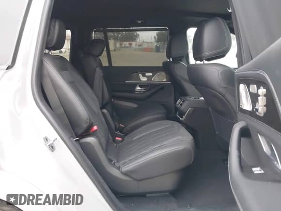 2025 Mercedes-Benz GLS 63 AMG z VIN 4JGFF8KE6SB283152, wystawiony jako IAAI lot #42417677 z przebiegiem 6 445 mil mil oraz . Historia ofert i sprzedaży dostępna na DreamBid. Obrazek 8.