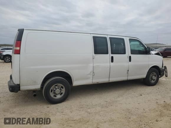 2015 Chevrolet Express Cargo with VIN 1GCWGGCF8F1220083, listed as a Copart auction lot 41544945 with 458,740 mi miles and Clean title. Bid and sale history available at DreamBid. Image 3.