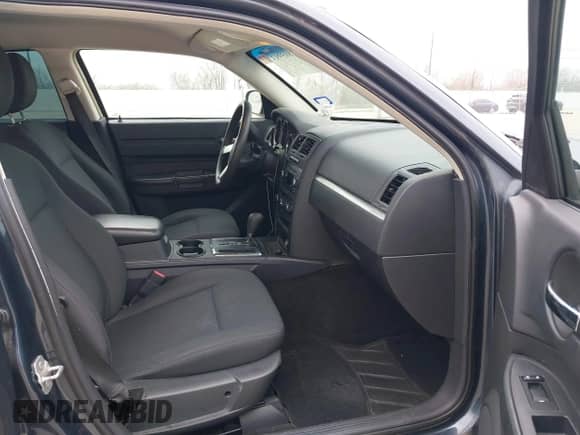 2008 Dodge Charger with VIN 2B3LA43R18H236595, listed as a IAAI auction lot 41805993 with 168,465 mi miles and . Bid and sale history available at DreamBid. Image 5.