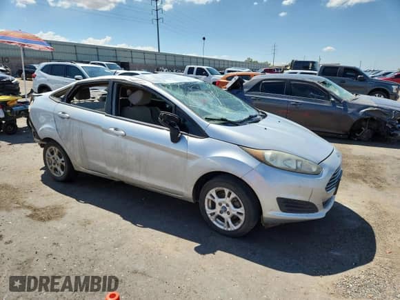 2014 Ford Fiesta SE z VIN 3FADP4BJ9EM121114, wystawiony jako Copart lot #67638925 z przebiegiem 275 956 mil mil oraz Szkoda całkowita • Salvage title. Historia ofert i sprzedaży dostępna na DreamBid. Obrazek 4.