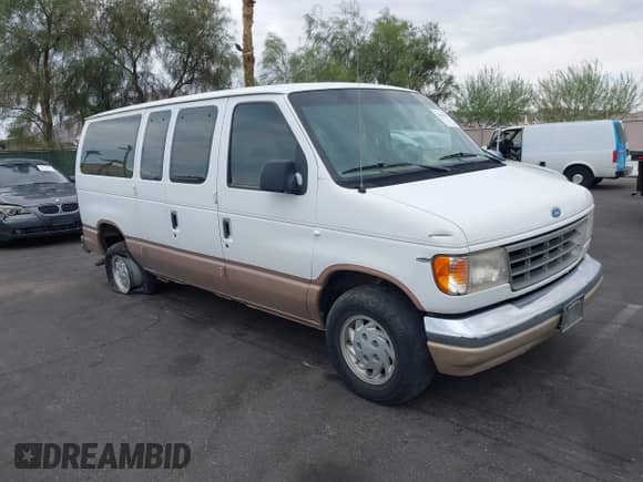 1992 Ford Econoline Cargo z VIN 1FMEE11H0NHA03132, wystawiony jako IAAI lot #43048414 z przebiegiem 119 938 mil mil oraz . Historia ofert i sprzedaży dostępna na DreamBid. Obrazek 1.