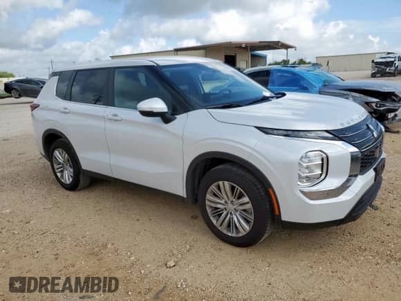 2024 Mitsubishi Outlander ES with VIN JA4J3UA88RZ078844, listed as a Copart auction lot 63990905 with 4,417 mi miles and Clean title. Bid and sale history available at DreamBid. Image 4.
