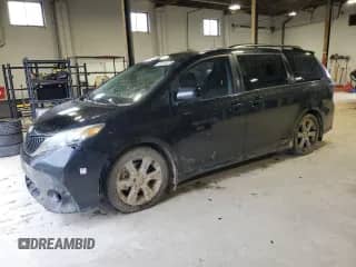 2011 Toyota Sienna SE with VIN 5TDXK3DC3BS172067, listed as a Copart auction lot 70314315 with 213,641 mi miles and Clean title. Bid and sale history available at DreamBid. Image 1.