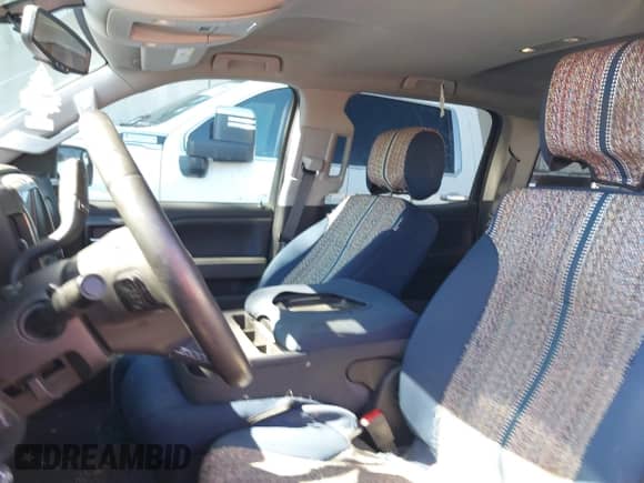 2018 Chevrolet Silverado 1500 LT с VIN 3GCUKREC0JG414119, выставлен на аукционе IAAI как лот 43461235 с пробегом 152 456 миль миль и . История ставок и продаж доступна на DreamBid. Изображение 19.