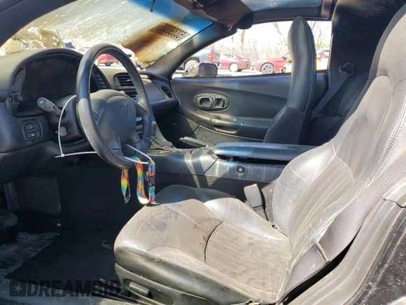 1997 Chevrolet Corvette z VIN 1G1YY22G6V5104691, wystawiony jako Copart lot #53398085 z przebiegiem Nie podano mil oraz Nie do naprawy • Non repairable. Historia ofert i sprzedaży dostępna na DreamBid. Obrazek 7.