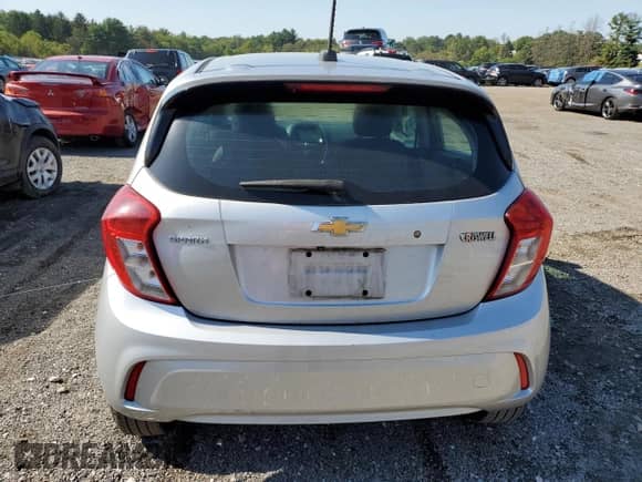 2017 Chevrolet Spark LS с VIN KL8CB6SAXHC796565, выставлен на аукционе Copart как лот 81299025 с пробегом 61 486 миль миль и Списание • Salvage title. История ставок и продаж доступна на DreamBid. Изображение 6.
