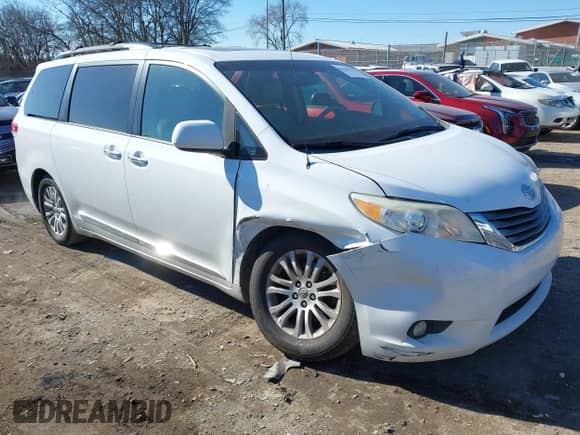2013 Toyota Sienna XLE AAS with VIN 5TDYK3DC6DS372819, listed as a IAAI auction lot 41395777 with 181,526 mi miles and . Bid and sale history available at DreamBid. Image 1.