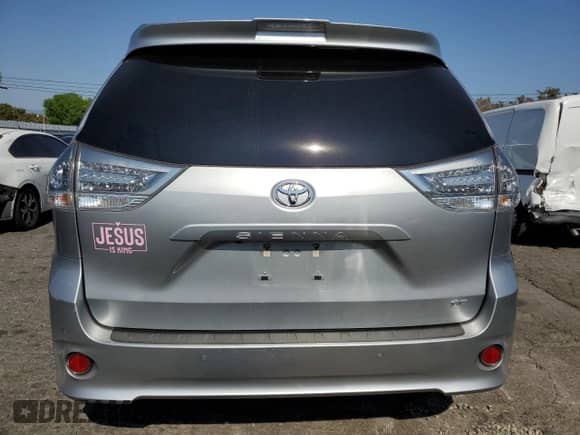 2020 Toyota Sienna SE with VIN 5TDXZ3DC9LS051833, listed as a Copart auction lot 71792145 with 71,465 mi miles and Salvage title. Bid and sale history available at DreamBid. Image 6.