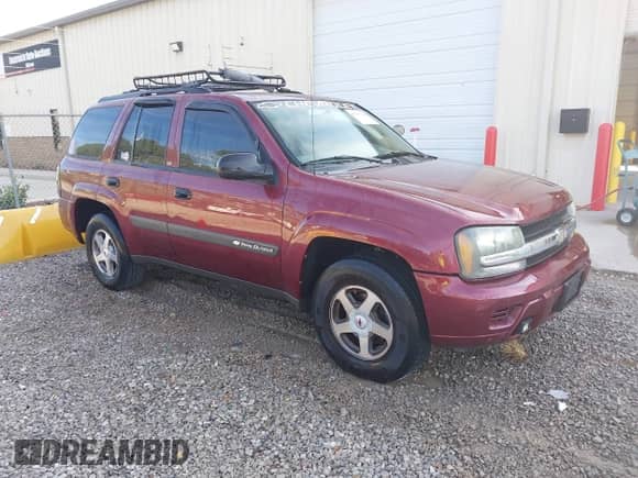 2004 Chevrolet TrailBlazer LT z VIN 1GNDS13S442442330, wystawiony jako IAAI lot #43473019 z przebiegiem 213 382 mil mil oraz . Historia ofert i sprzedaży dostępna na DreamBid. Obrazek 1.