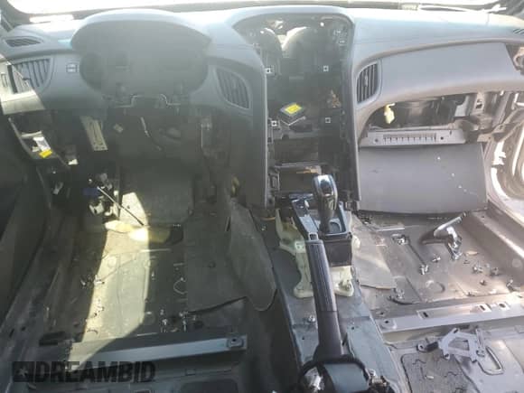 2013 Hyundai Genesis Coupe R-Spec z VIN KMHHU6KJ0DU080023, wystawiony jako Copart lot #64707985 z przebiegiem Nie podano mil oraz Czysty tytuł • Clean title. Historia ofert i sprzedaży dostępna na DreamBid. Obrazek 8.