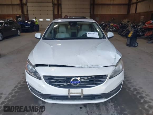 2015 Volvo S60 T5 Premier с VIN YV1612TKXF1348479, выставлен на аукционе IAAI как лот 42555934 с пробегом 138 062 миль миль и . История ставок и продаж доступна на DreamBid. Изображение 12.