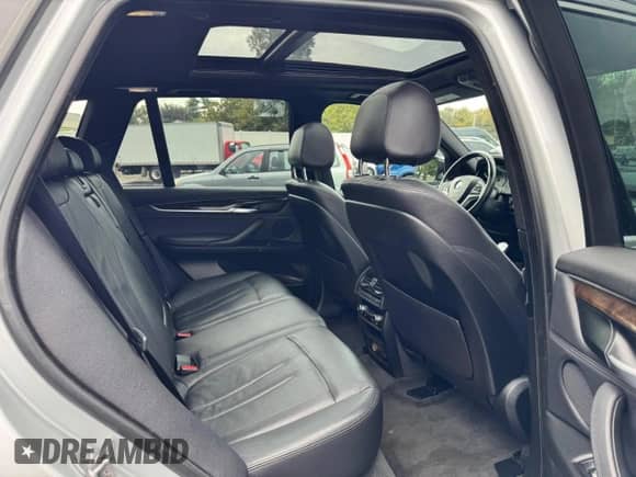 2017 BMW X5 xDrive35i с VIN 5UXKR0C39H0V71727, выставлен на аукционе Copart как лот 86115585 с пробегом 138 913 миль миль и Чистый • Clean title. История ставок и продаж доступна на DreamBid. Изображение 8.