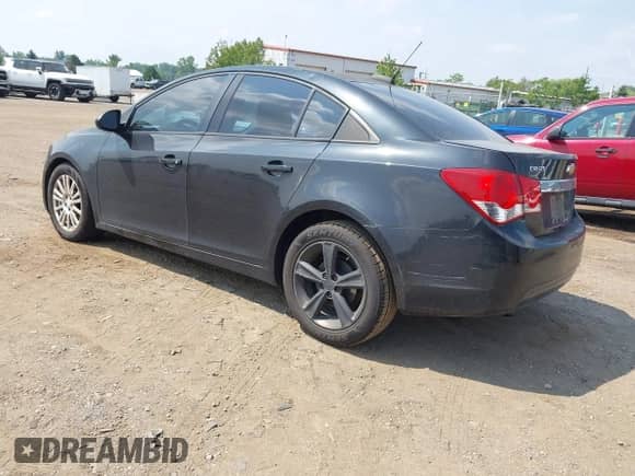 2015 Chevrolet Cruze LS with VIN 1G1PB5SG8F7195211, listed as a IAAI auction lot 42775040 with 116,435 mi miles and . Bid and sale history available at DreamBid. Image 3.