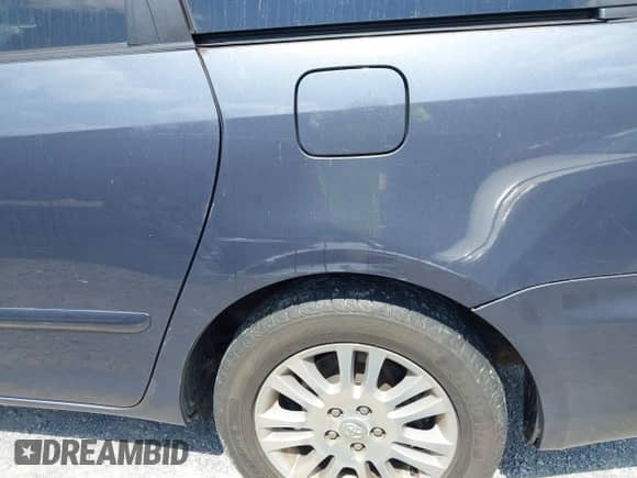 2007 Toyota Sienna XLE z VIN 5TDZK22C87S083639, wystawiony jako IAAI lot #42811191 z przebiegiem 148 509 mil mil oraz . Historia ofert i sprzedaży dostępna na DreamBid. Obrazek 17.