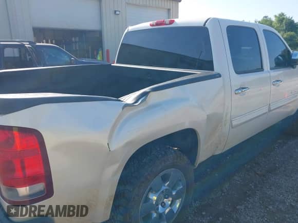 2009 GMC Sierra 1500 SLT with VIN 3GTEK33369G168869, listed as a IAAI auction lot 42113265 with 194,518 mi miles and . Bid and sale history available at DreamBid. Image 6.