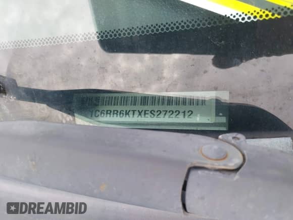 2014 Ram 1500 Express z VIN 1C6RR6KTXES272212, wystawiony jako IAAI lot #42452271 z przebiegiem 140 854 mil mil oraz . Historia ofert i sprzedaży dostępna na DreamBid. Obrazek 9.