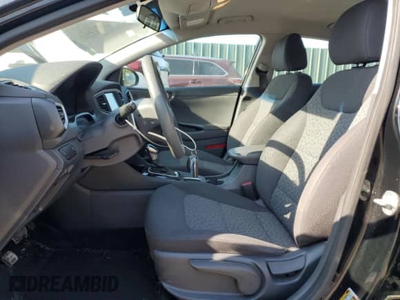 2019 Hyundai Ioniq Blue с VIN KMHC65LC0KU171160, выставлен на аукционе Copart как лот 68543605 с пробегом 73 123 миль миль и Списание • Salvage title. История ставок и продаж доступна на DreamBid. Изображение 7.