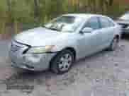 2007 Toyota Camry CE z VIN 4T1BE46K07U506100, wystawiony jako IAAI lot #43371728 z przebiegiem 103 537 mil mil oraz . Historia ofert i sprzedaży dostępna na DreamBid. Obrazek 2.