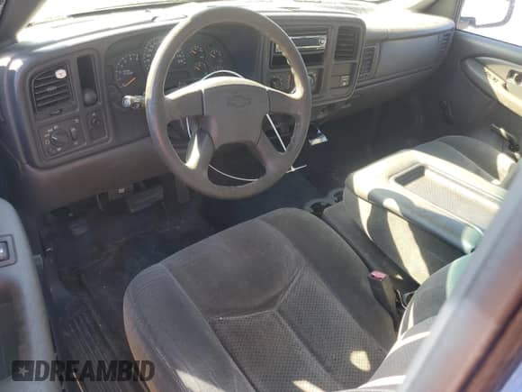 2004 Chevrolet Silverado 1500 Work Truck z VIN 1GCEC14X54Z131159, wystawiony jako Copart lot #50174095 z przebiegiem 61 774 mil mil oraz Szkoda całkowita • Salvage title. Historia ofert i sprzedaży dostępna na DreamBid. Obrazek 8.